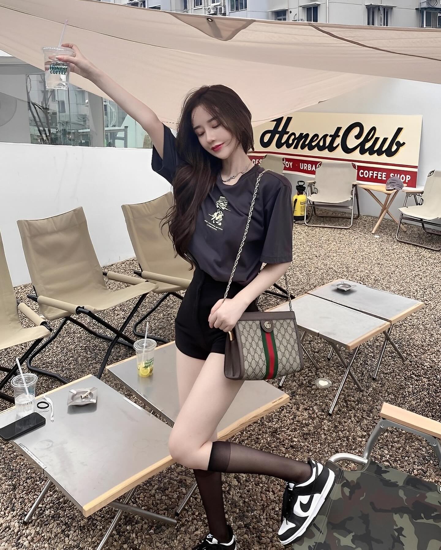 留学生约炮约爱加line：wt8135