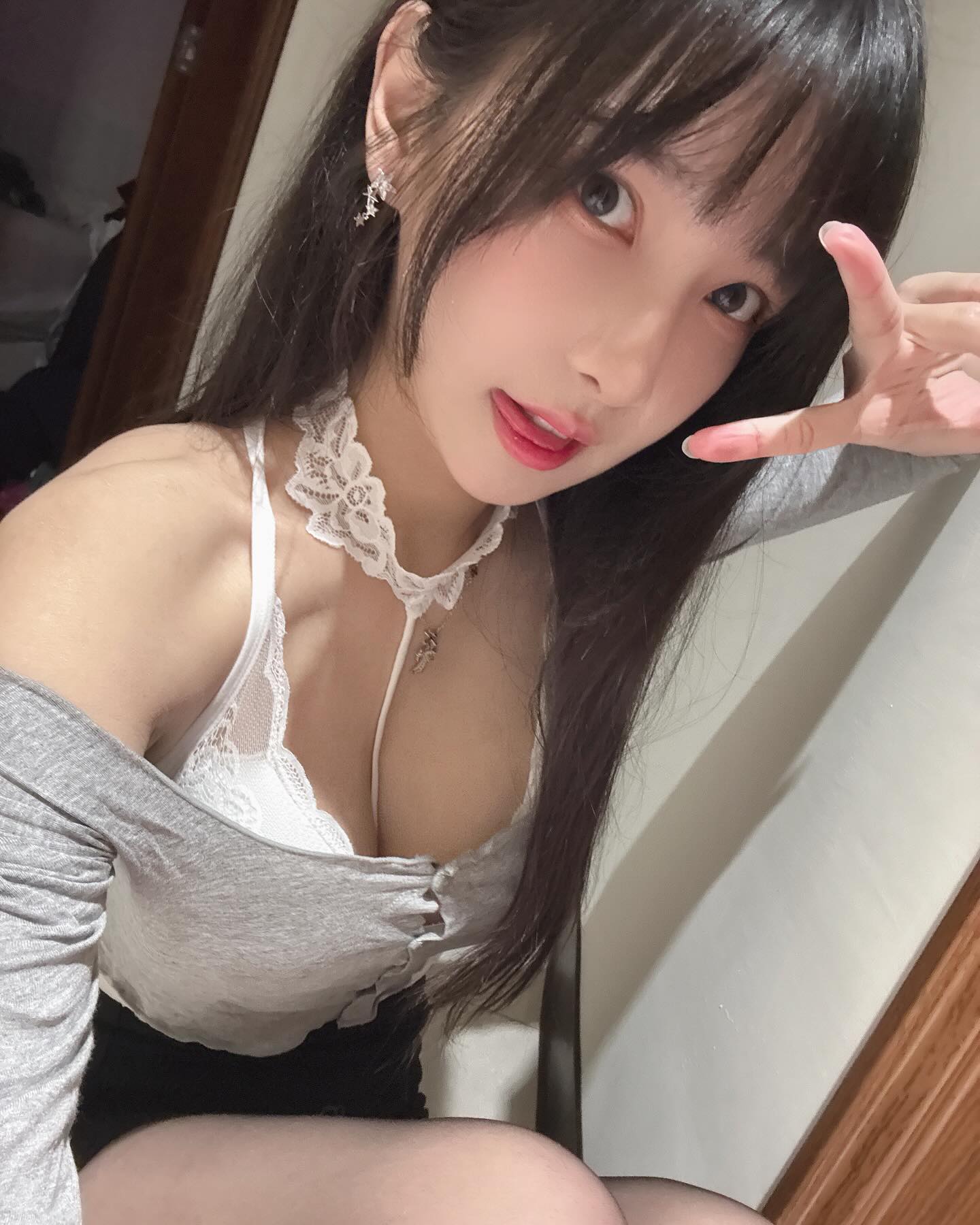 利物浦留学生约炮约爱加v  ; wt81369
