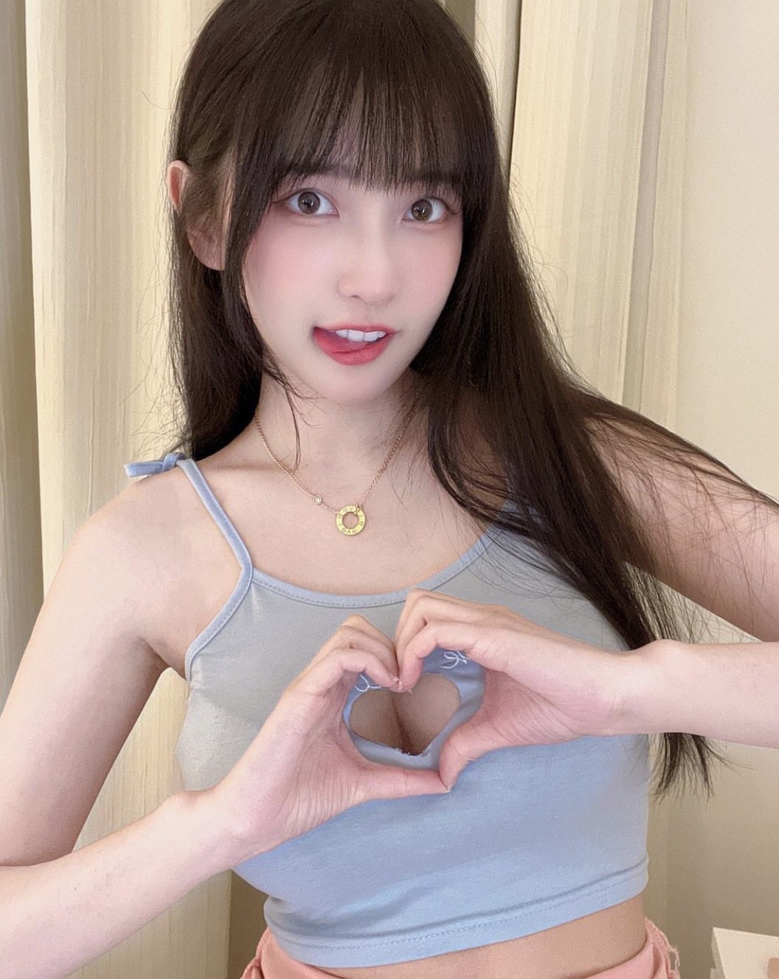 留学生约炮约爱加下载联系方式：微信 okh783可以本人真实照片