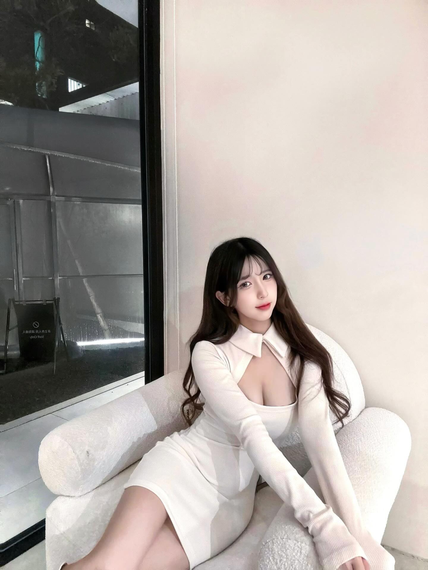 留学生约炮约爱加line：qj98877可上门