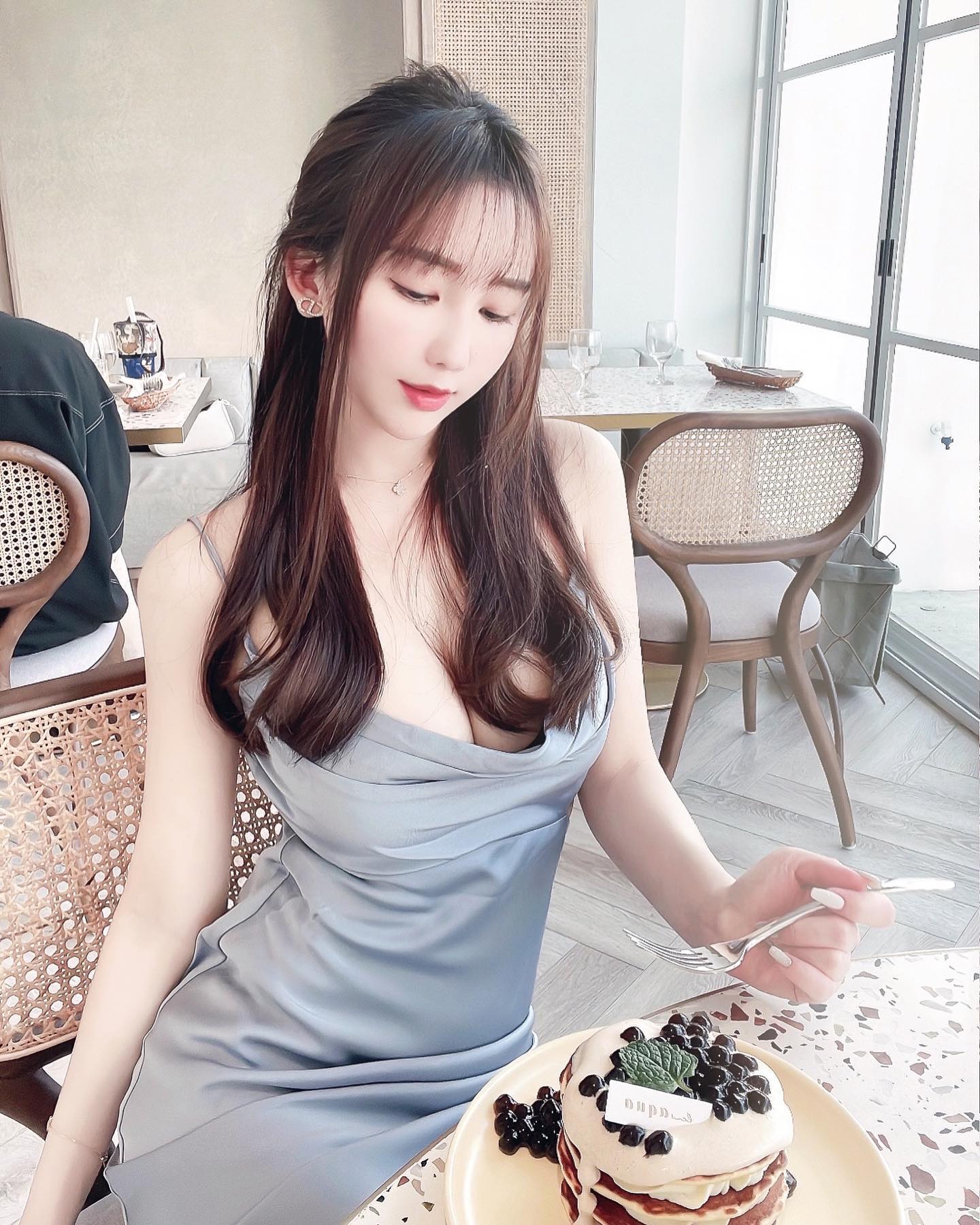 留学生约炮约爱加line：wt8135