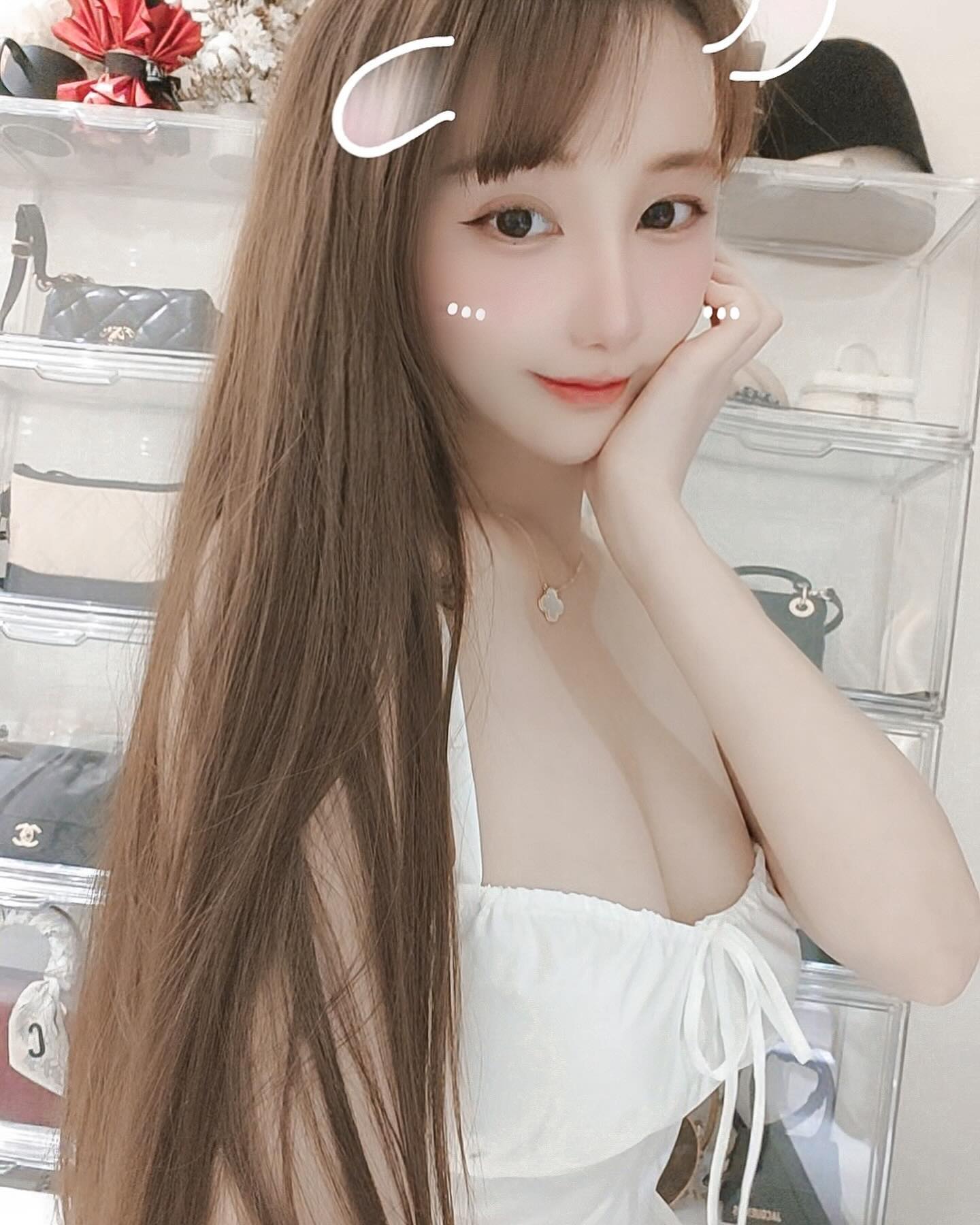 留学生约炮约爱加line：wt8135可上门